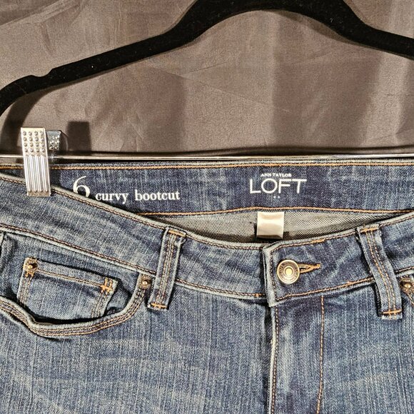 Loft Curvy Bootcut jeans. Size 6 - Picture 3 of 4